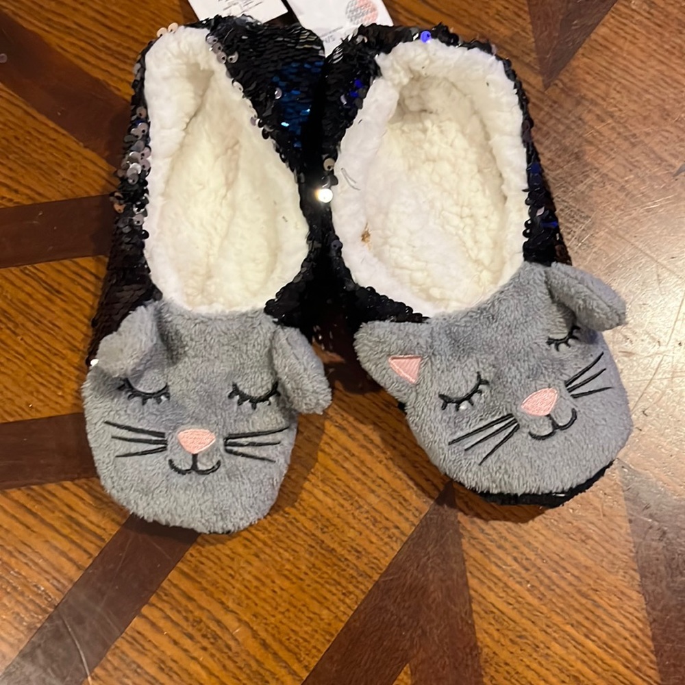 NWT Cat Slippers